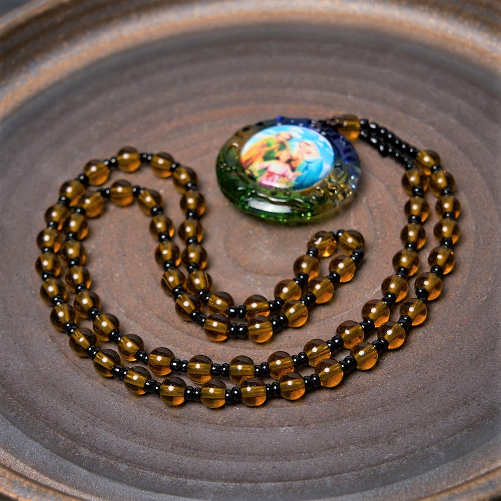 Chapelet Sainte Famille avec perles marron foncé