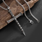 Collar con Colgante de Calavera y Cruz de Acero de Titanio