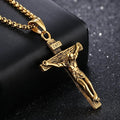 Collier avec pendentif breloque crucifix en bijou