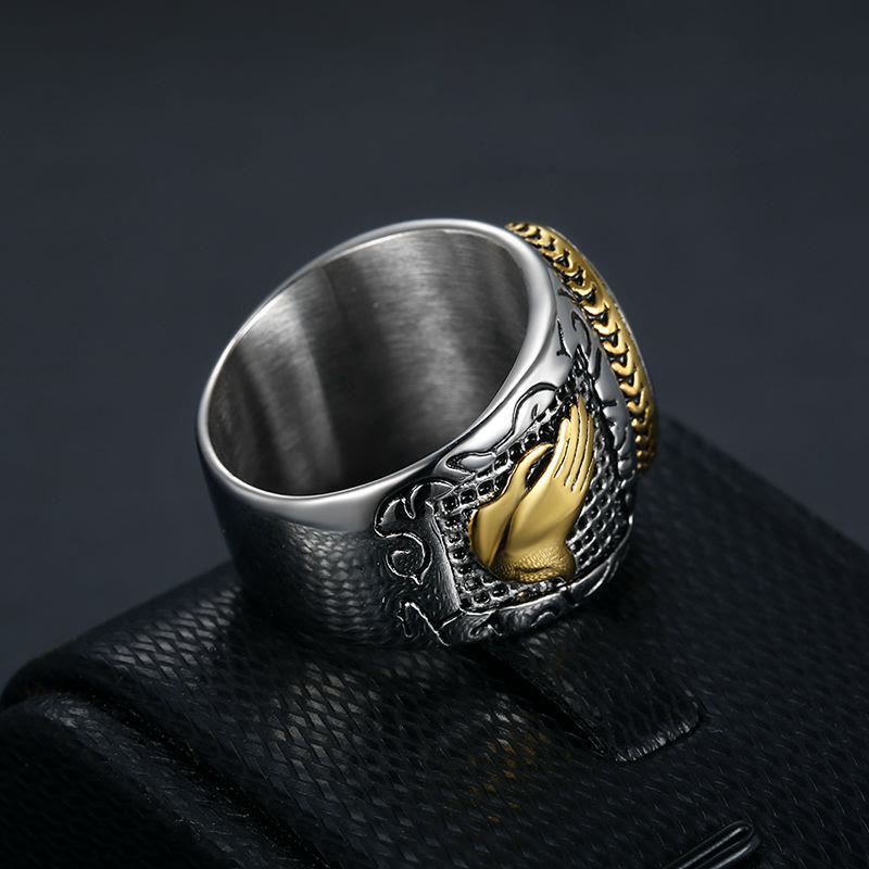 Bague religieuse rétro en titane "Main de Dieu"