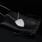 Collier pendentif bouclier croix en acier inoxydable avec la prière du Seigneur