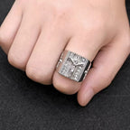 Anillo religioso de Jesús crucifijo con circonita