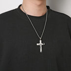 Collier pendentif de prière en forme de crucifix en acier inoxydable