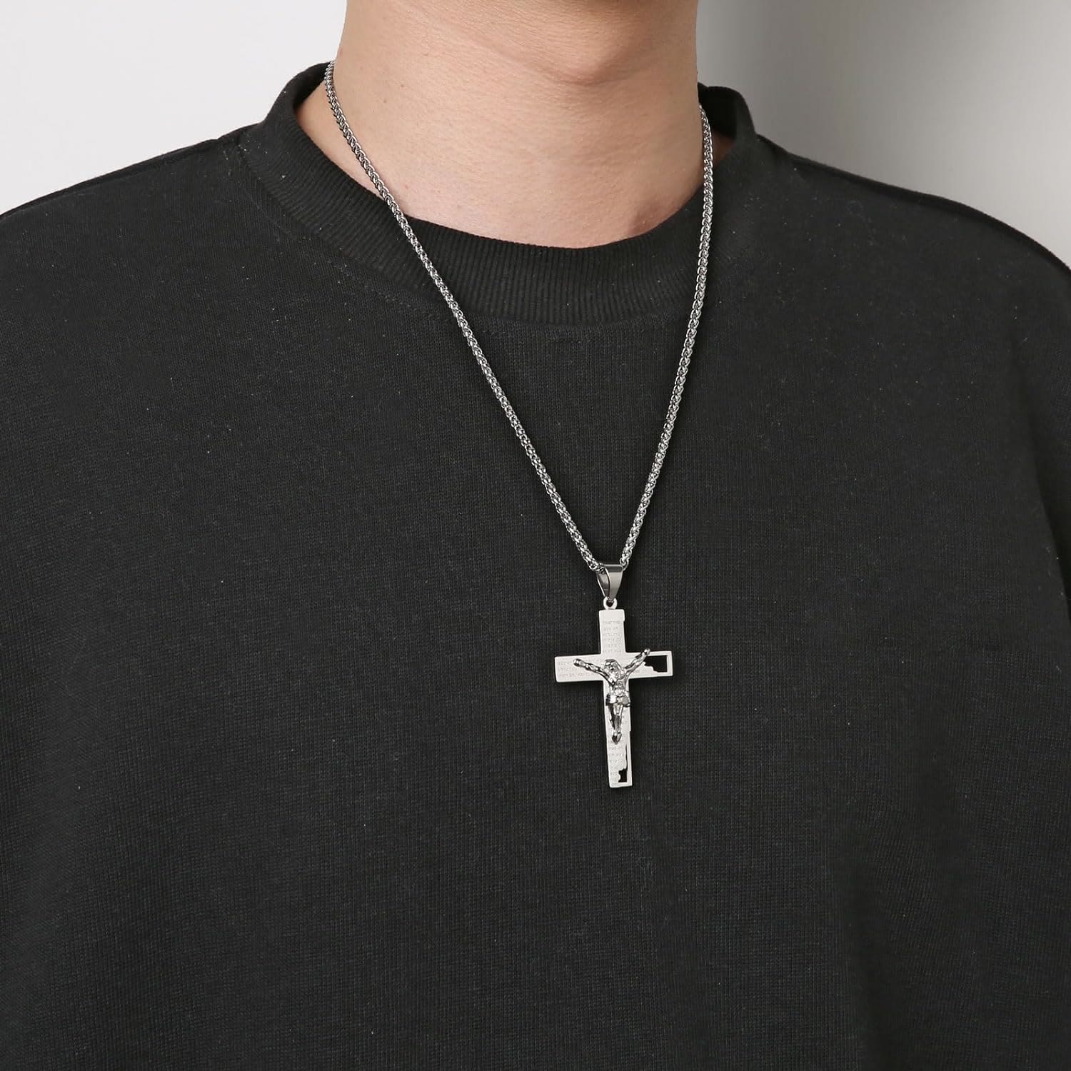 Collier pendentif de prière en forme de crucifix en acier inoxydable