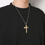 Collier pendentif de prière en forme de crucifix en acier inoxydable