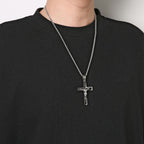 Collier pendentif de prière en forme de crucifix en acier inoxydable