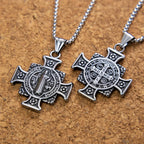 Collar con colgante de cruz y medalla de protección de San Benito