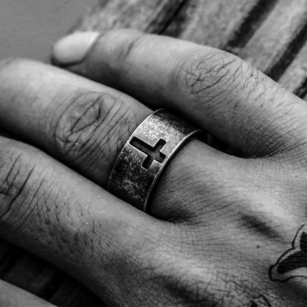 Bague croix punk antique en acier inoxydable