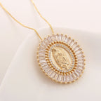 Collier pendentif amulette Vierge de Guadalupe en zircone