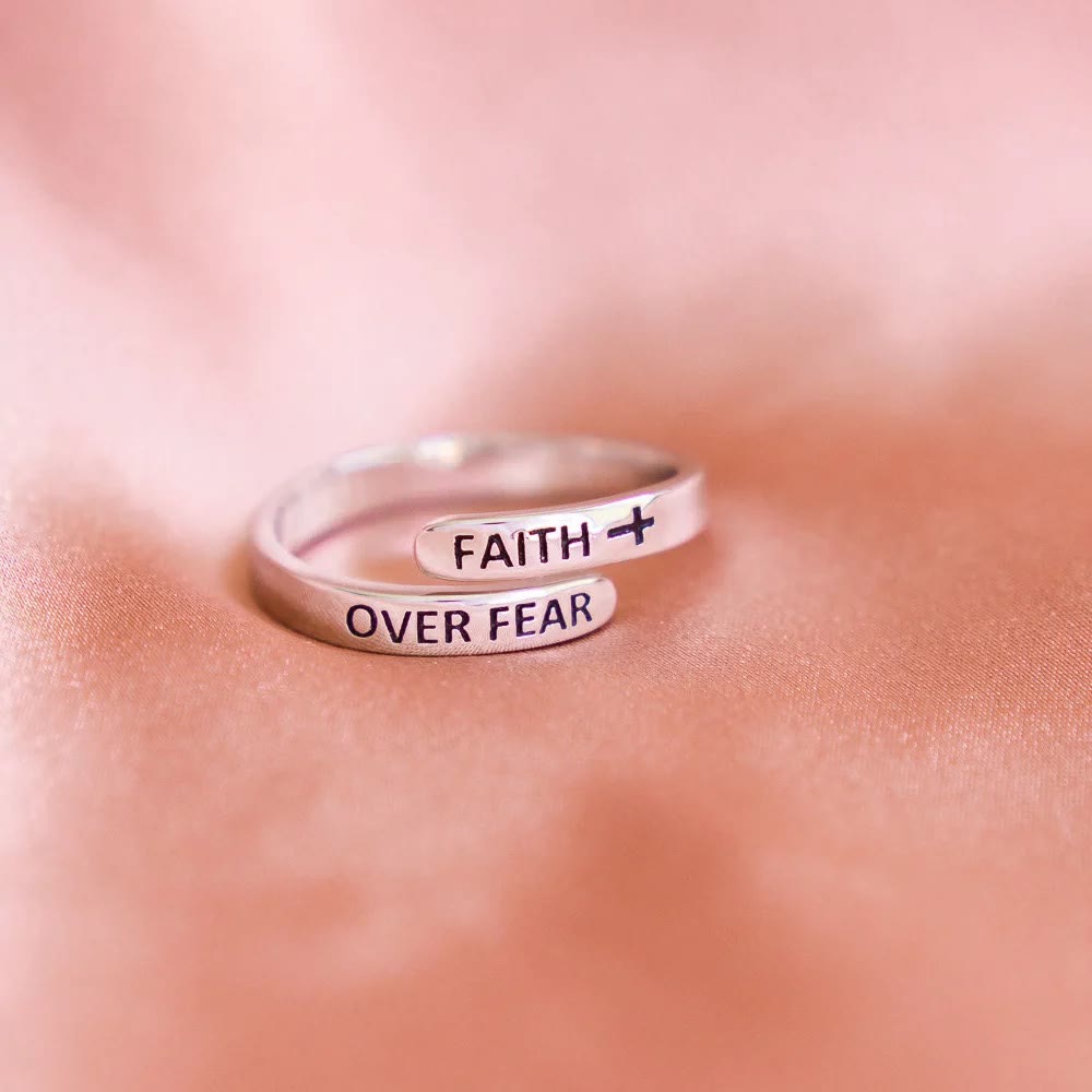 Fe-Sobre-Miedo: Anillo Bíblico Minimalista de Cristo