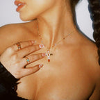 Collar con colgante en forma de cruz con 12 piedras preciosas bíblicas