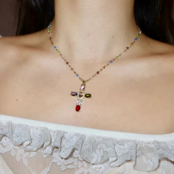 Collar con colgante en forma de cruz con 12 piedras preciosas bíblicas