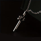Collier en acier inoxydable avec croix de Jésus-Christ