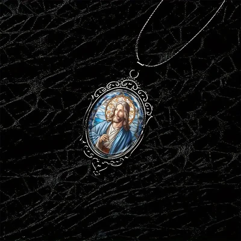 Collier pendentif en verre ovale Jésus en dentelle rétro