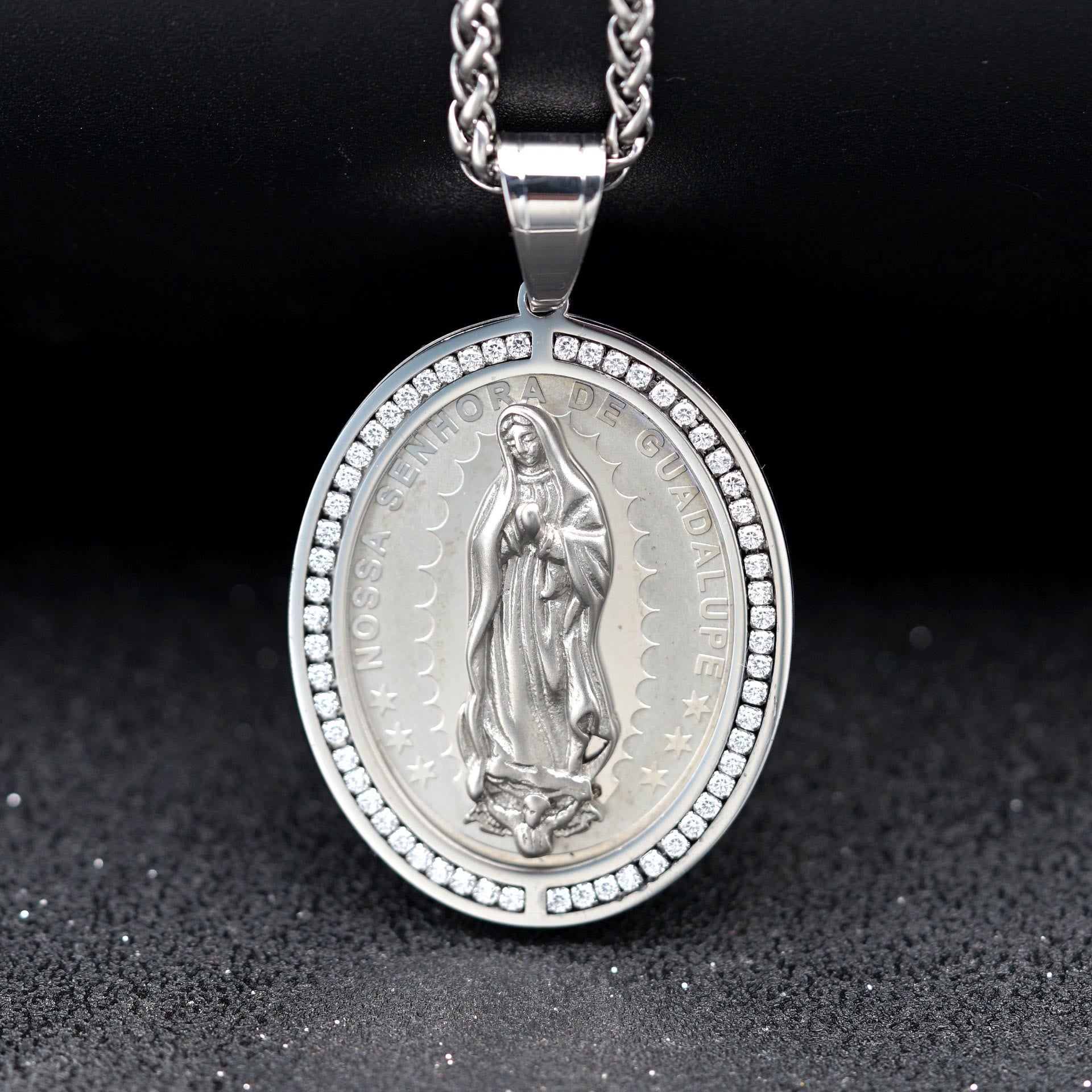 Collier pendentif religieux en acier inoxydable Vierge Marie