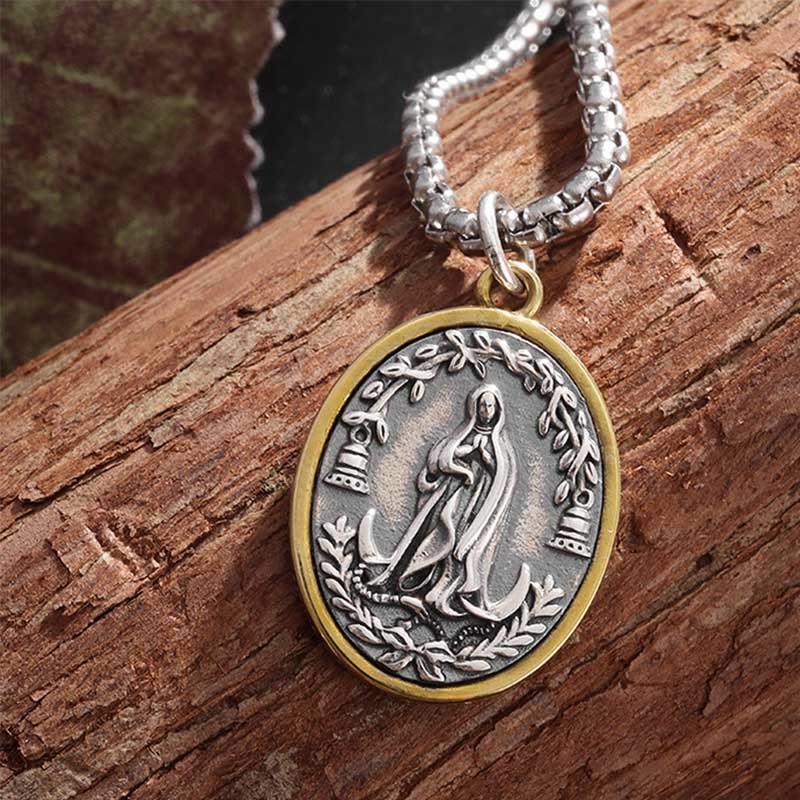 Collar de aleación de la Virgen de Guadalupe de estilo retro