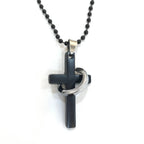 Collier en alliage avec pendentif noir et anneau croisé de style minimaliste