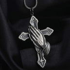 Collier Pendentif Croix Mains Priantes Style Classique en Titane