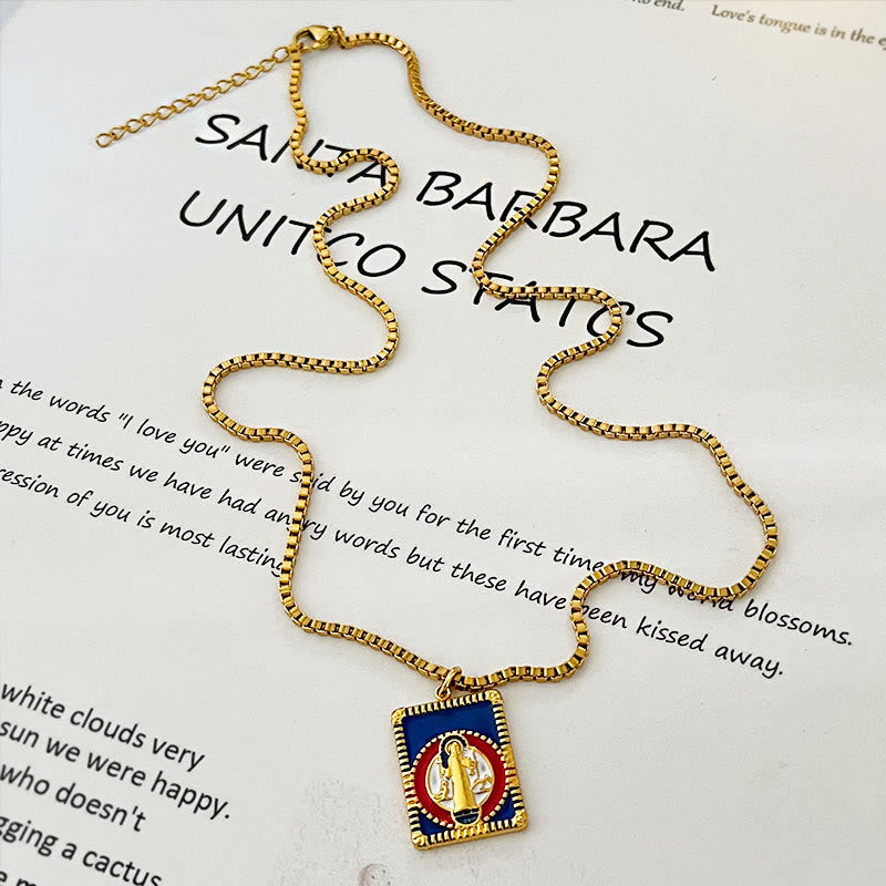 Collier pendentif médaille carrée colorée de Saint-Benoît de style moderne