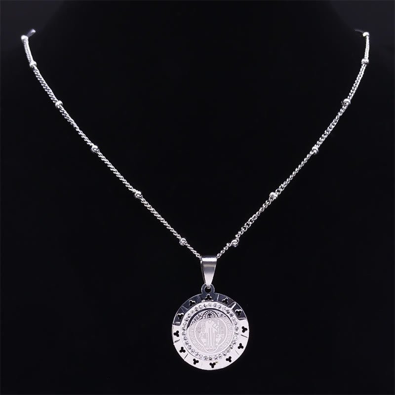 Collier pendentif médaille de Saint Benoît sertie de gemmes, style rétro