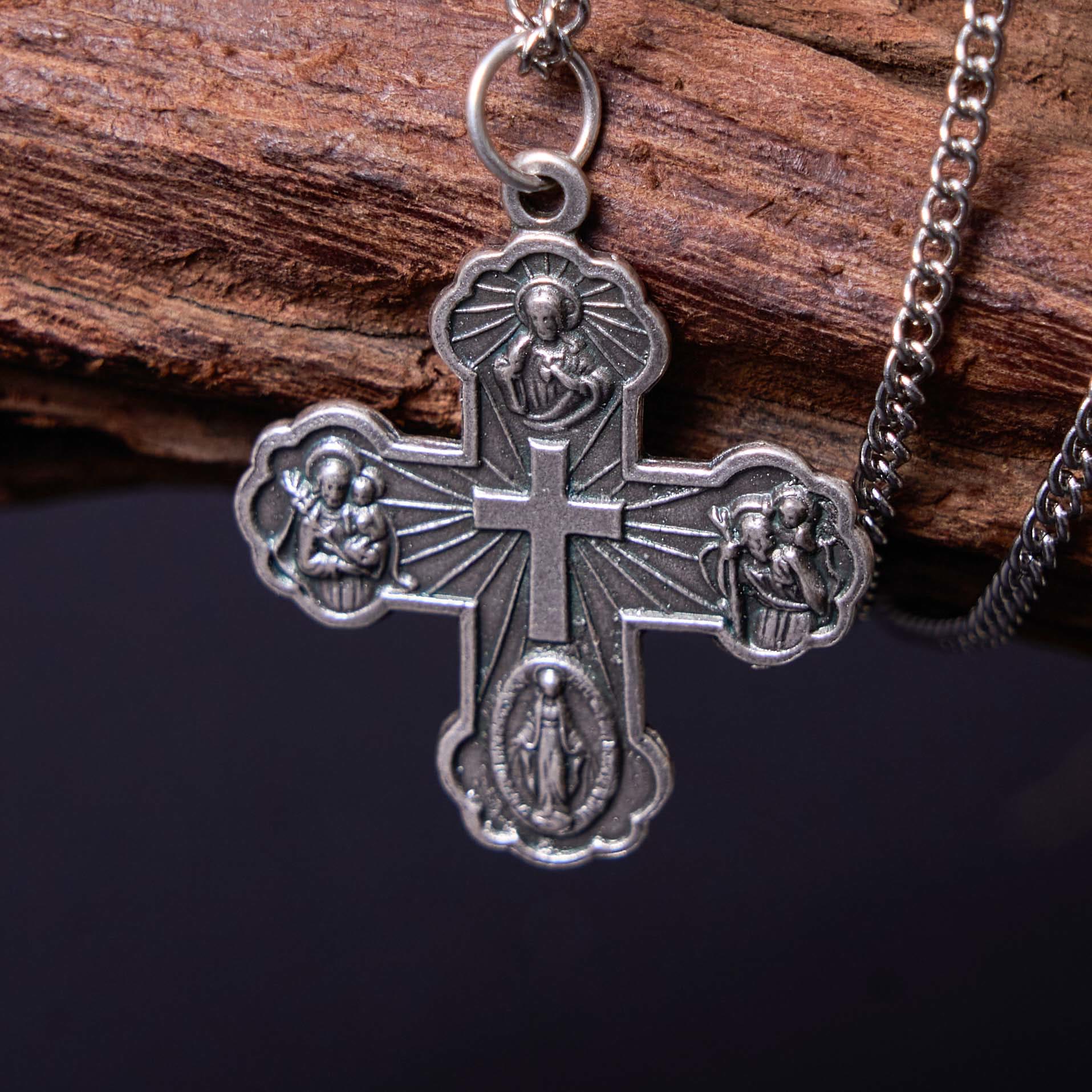 Collier pendentif Croix quatre voies cinq-en-un Carmélite de style classique en alliage