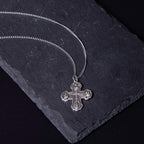 Collier pendentif Croix quatre voies cinq-en-un Carmélite de style classique en alliage
