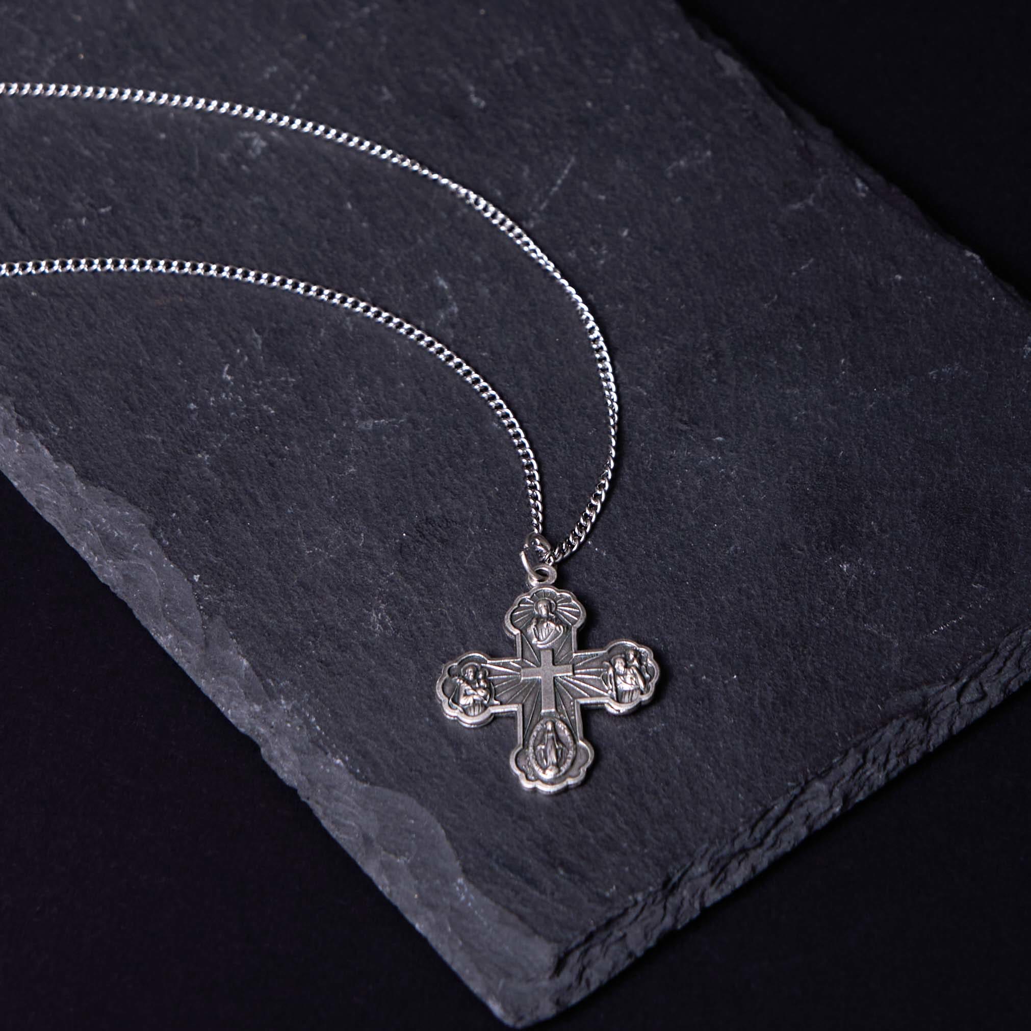 Collier pendentif Croix quatre voies cinq-en-un Carmélite de style classique en alliage