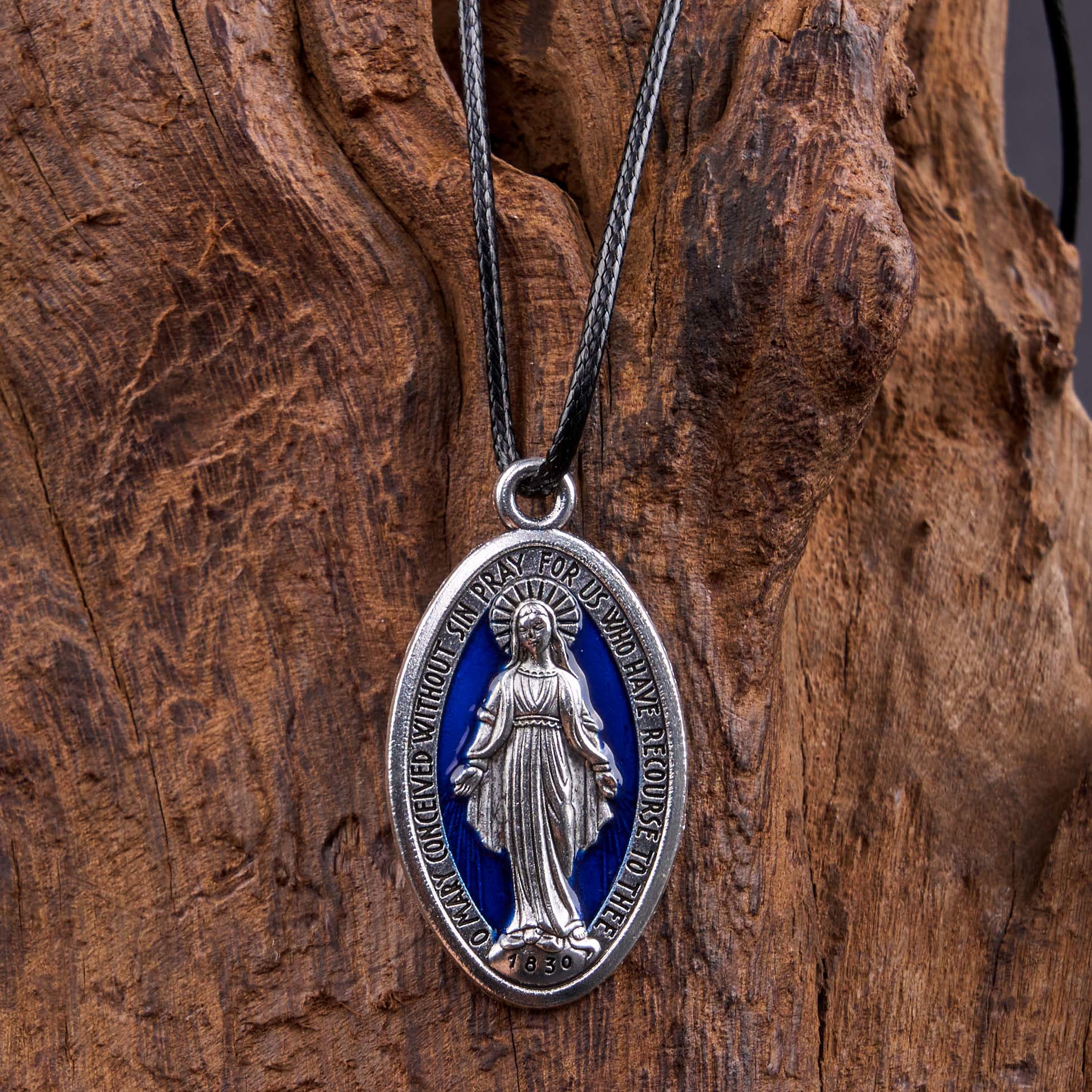 Collier pendentif de la Médaille Miraculeuse de Notre-Dame, style classique