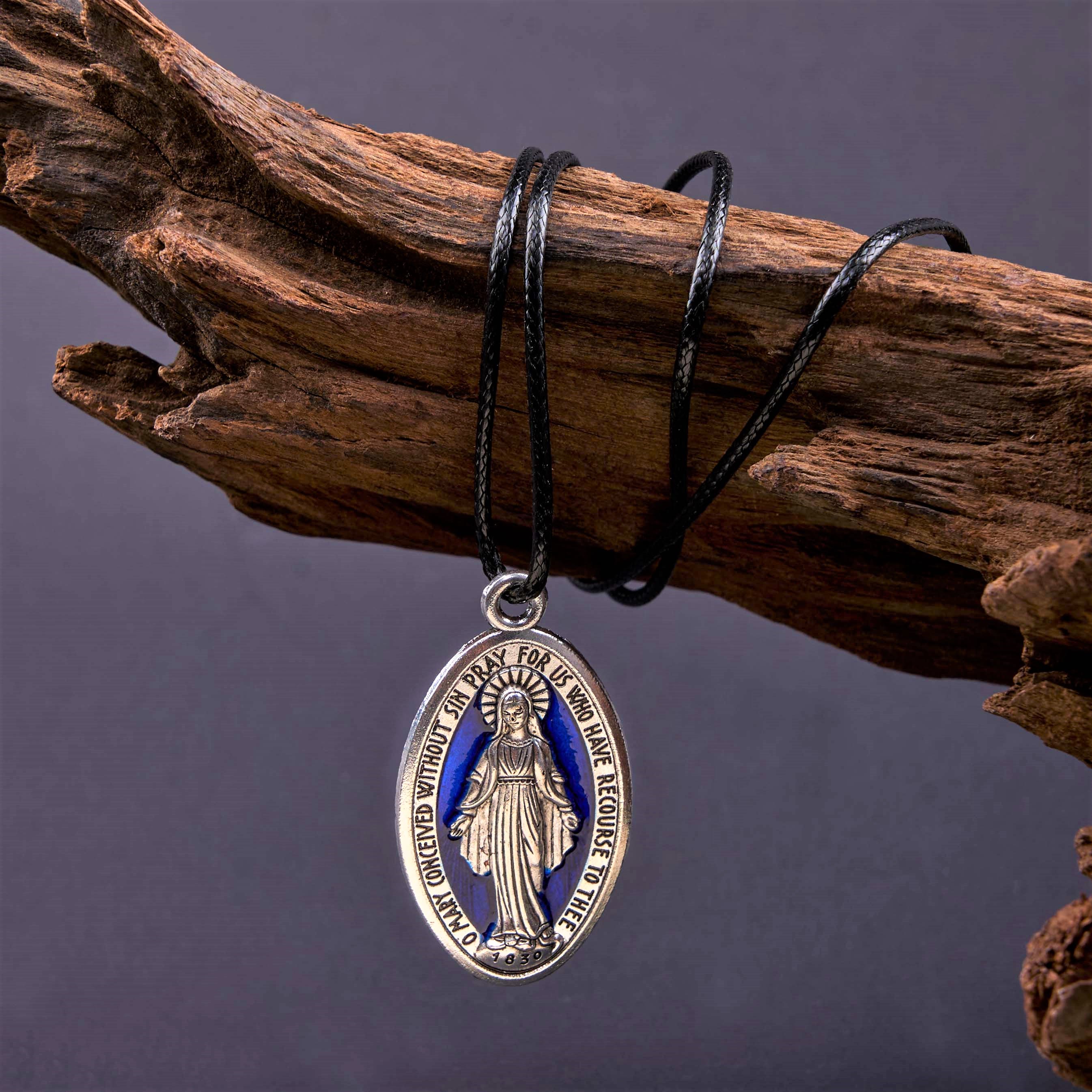 Collier pendentif de la Médaille Miraculeuse de Notre-Dame, style classique