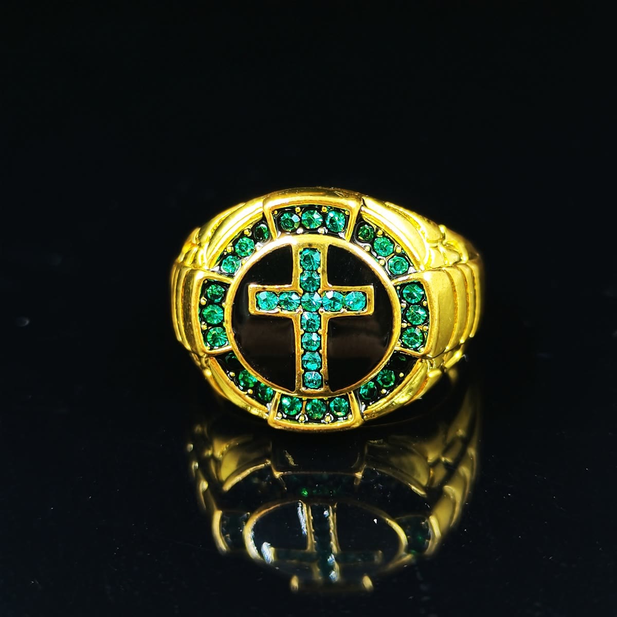 Bague Rétro en Alliage Doré avec Pierres Précieuses Vertes en Croix