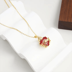 Collier Pendentif Cœur Sacré de Jésus en Pierres Précieuses Rouges Style Moderne