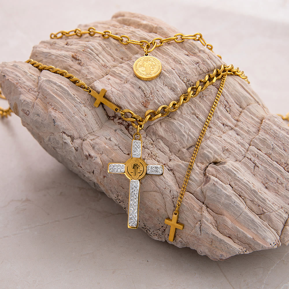Collar en capas estilo dije de cruz de San Benito con cadena mixta