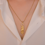 Collar con colgante de la Virgen de Guadalupe de lujo