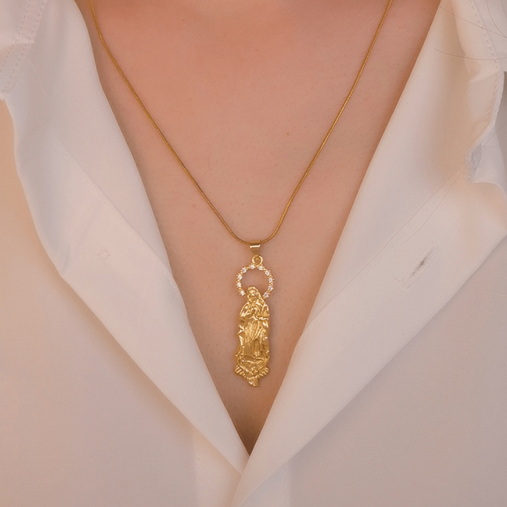 Collar con colgante de la Virgen de Guadalupe de lujo