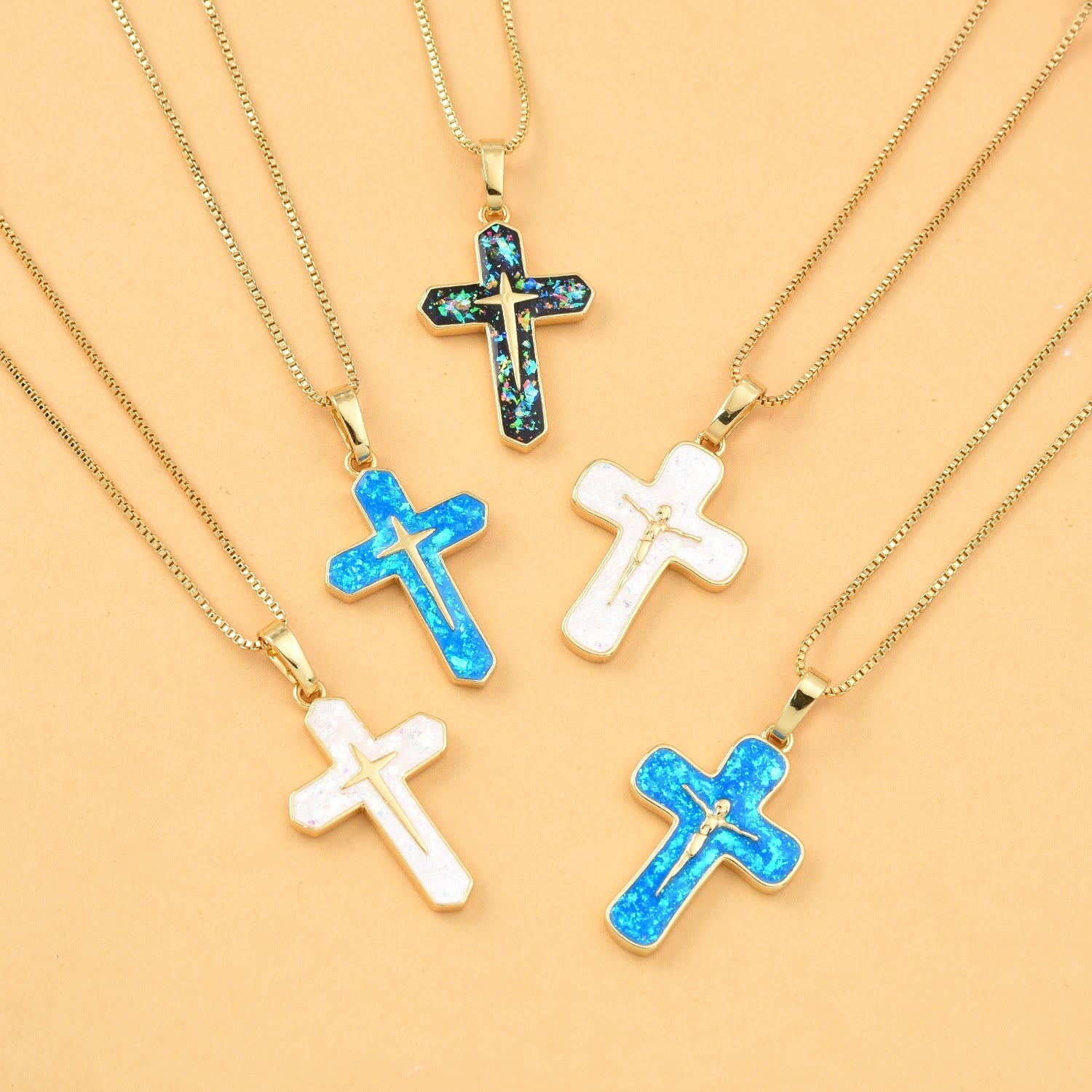 Collier pendentif Crucifixion style minimaliste cuivré