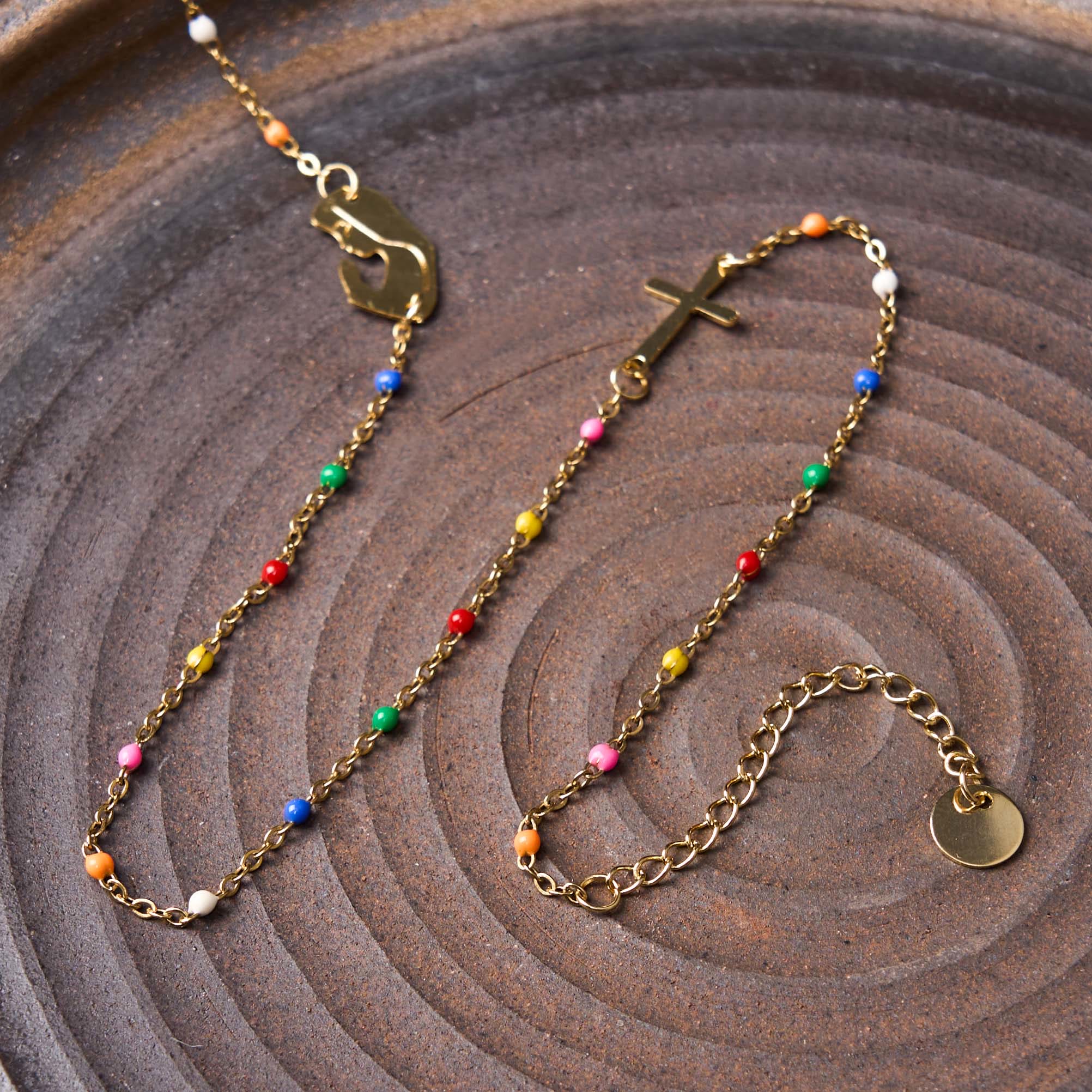 Collar de cadena de clavícula colorido de estilo fresco y elegante con cruz y 5 opciones de medallas