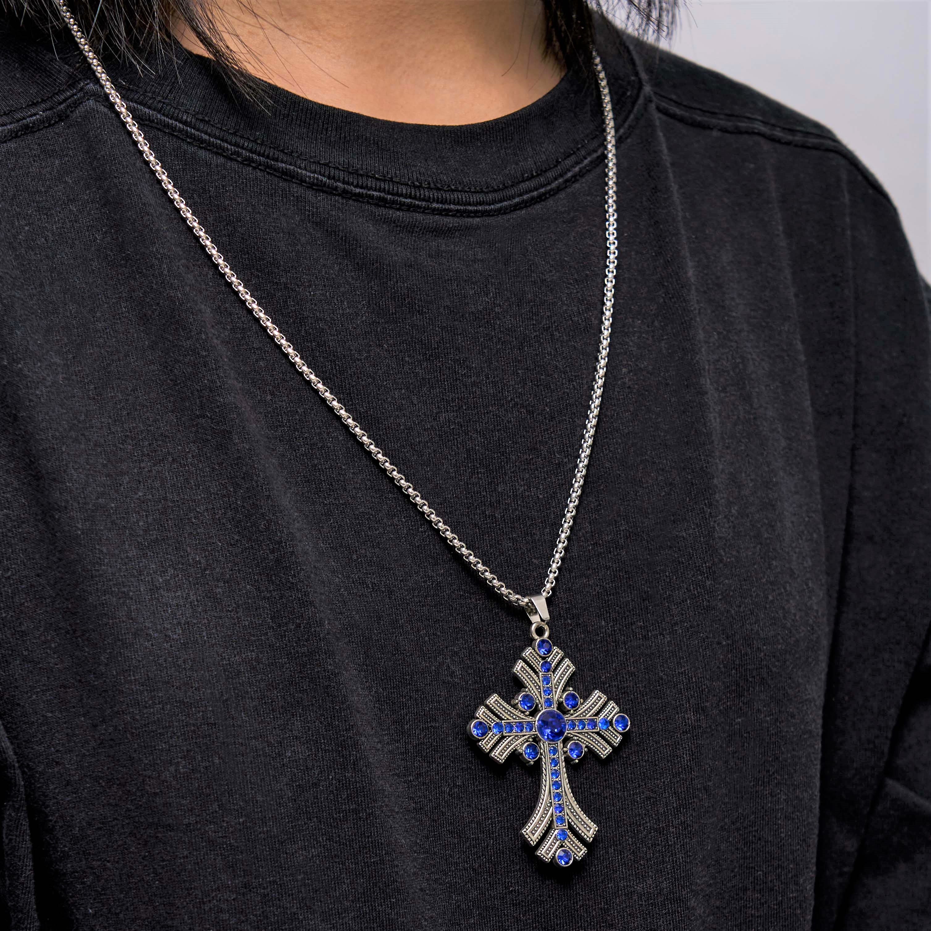 Collier pendentif croix en pierres précieuses bleues de style bohème rétro