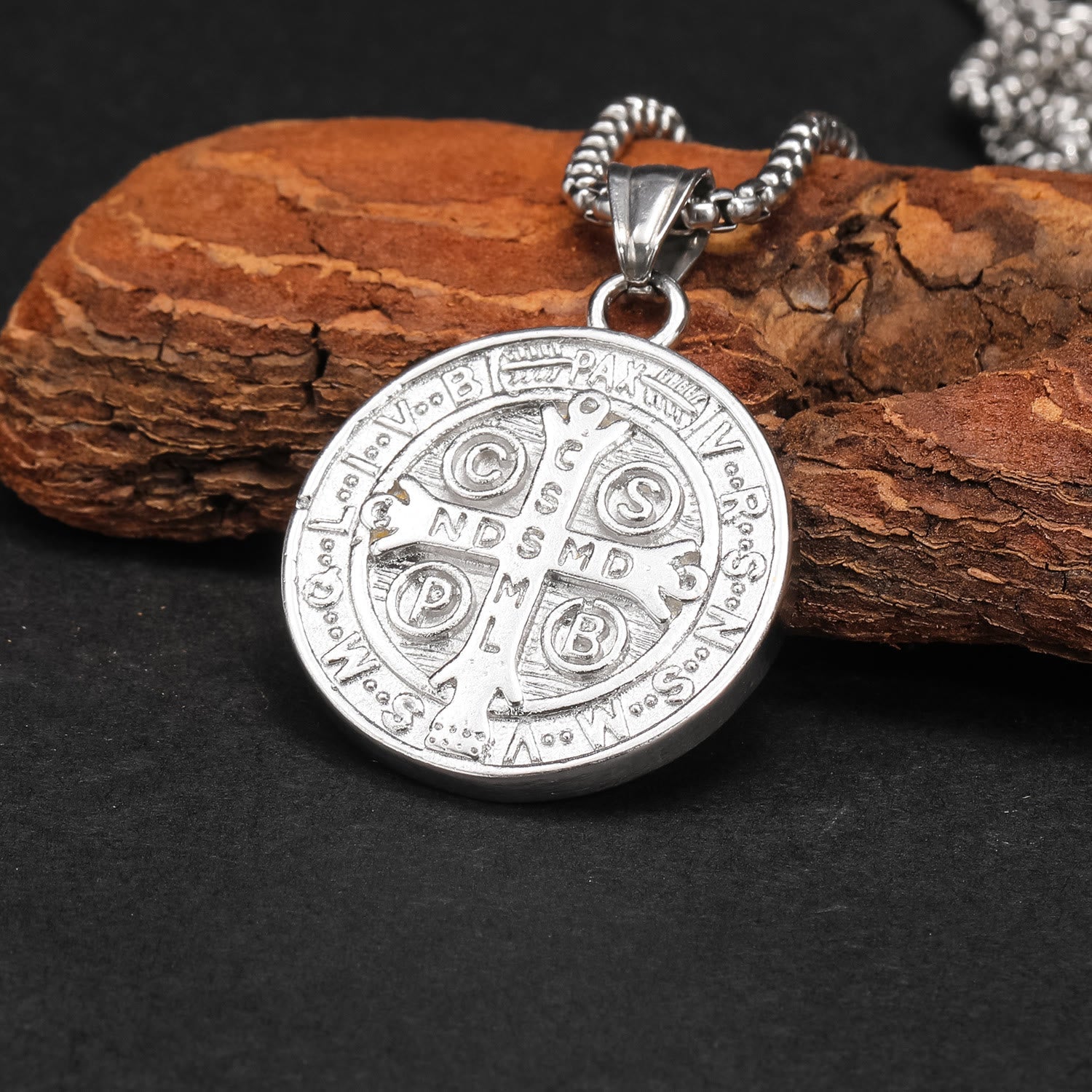 Collier Pendentif Protection Sacrée Style Rétro Classique Saint Benoît