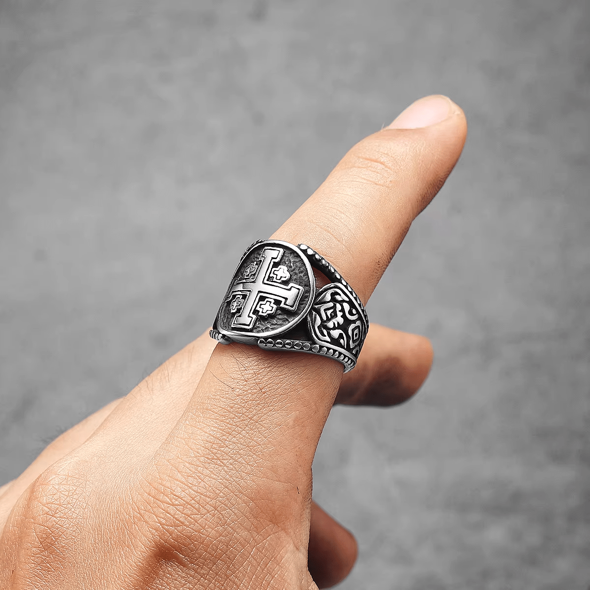 Bague en alliage avec symbole Croix de Jérusalem, style classique, fabrication ancienne
