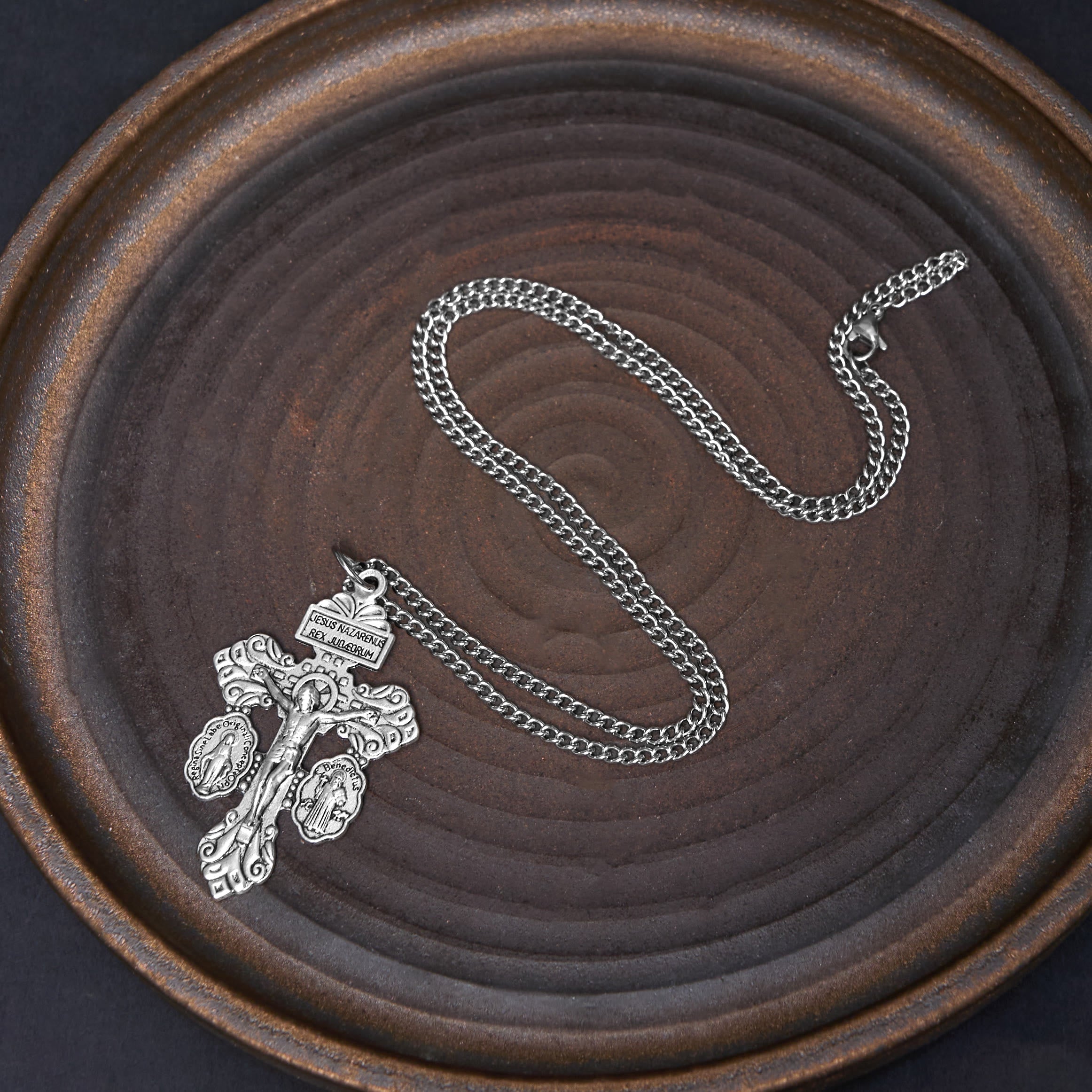 Collier pendentif double face gravé style classique 3 couleurs pardon crucifix