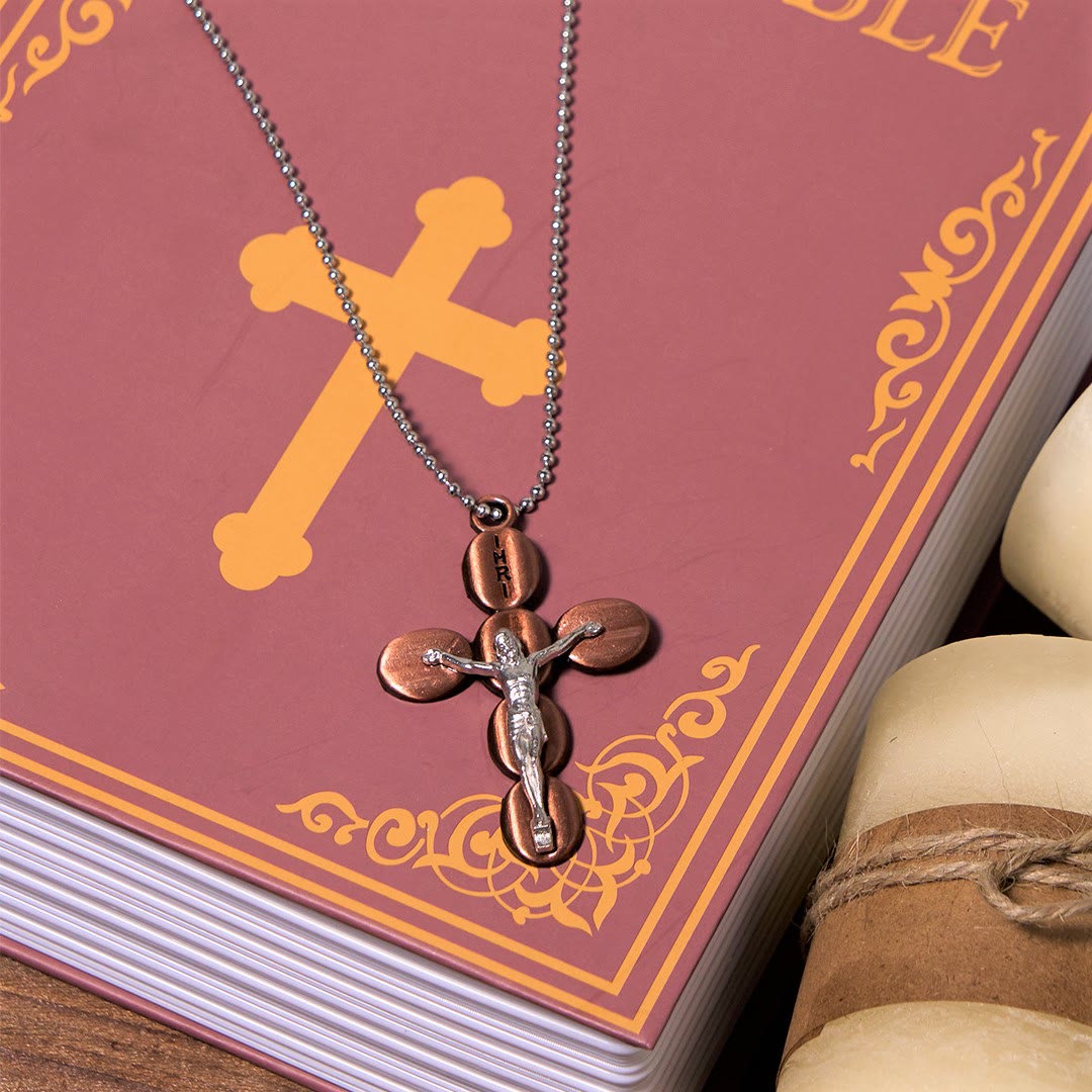Collier pendentif amulette religieuse croix simple