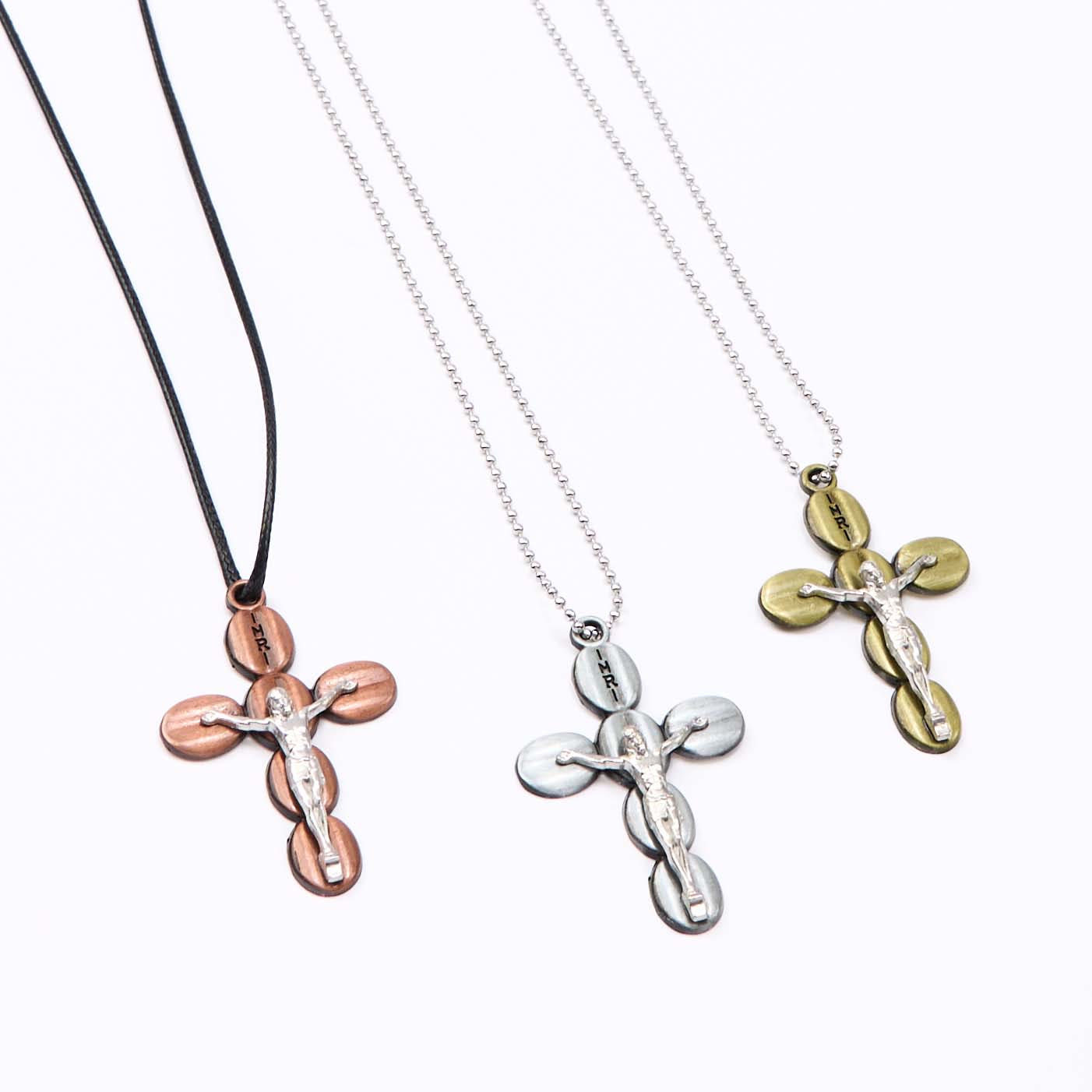 Collier pendentif amulette religieuse croix simple