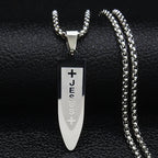 Collier pendentif Croix de Jésus divine gravée de style moderne