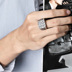 Anillo de fe divina tipo sello con escudo de cruz de Jerusalén estilo clásico