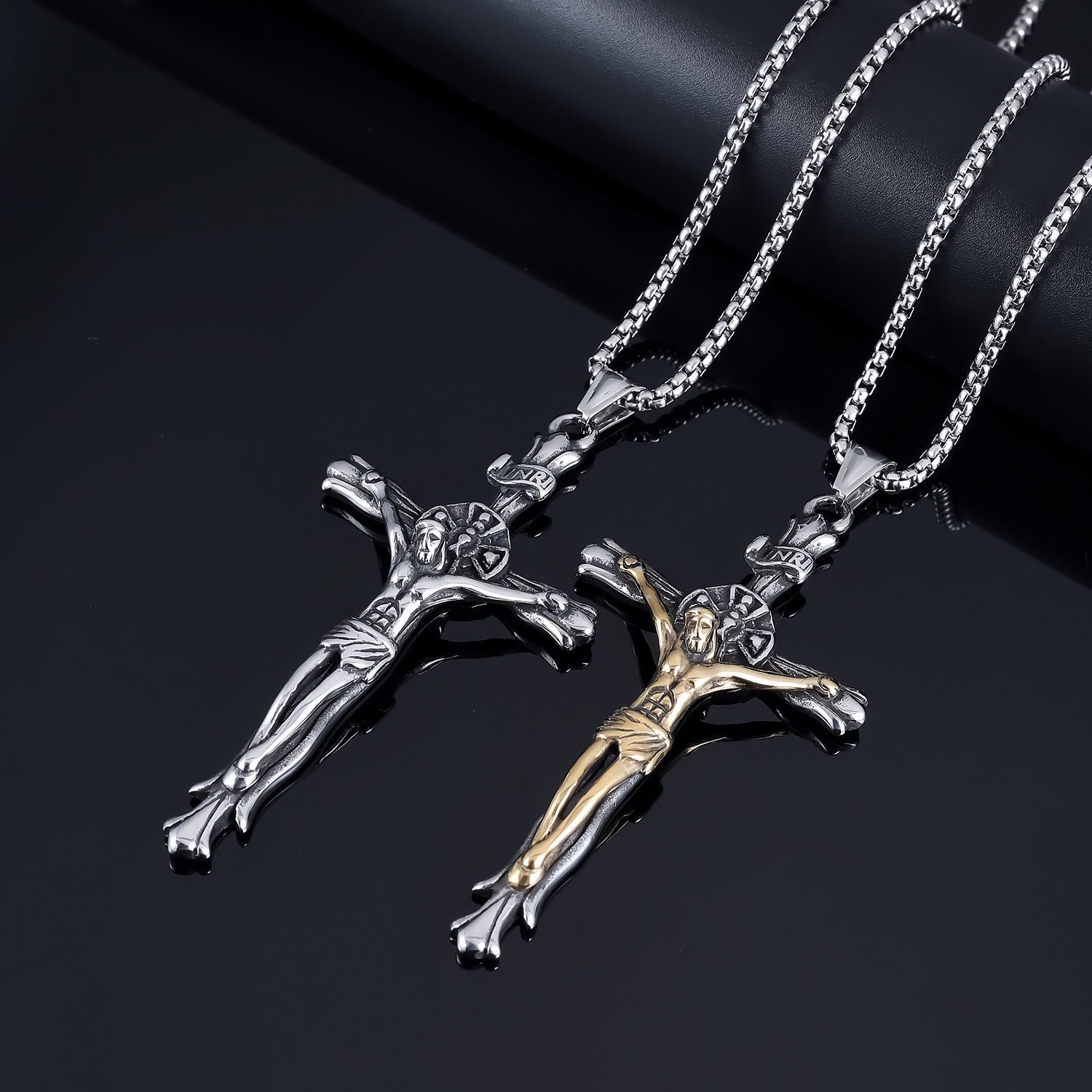 Crucifix classique style INRI avec Jésus, collier de foi sacrée