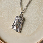 Collar con dije de Jesucristo de corona de espinas estilo realista, fe bendita