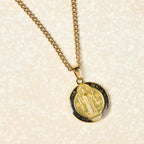 Collar con colgante de fe y protección con símbolo de San Benito estilo retro de 2 colores