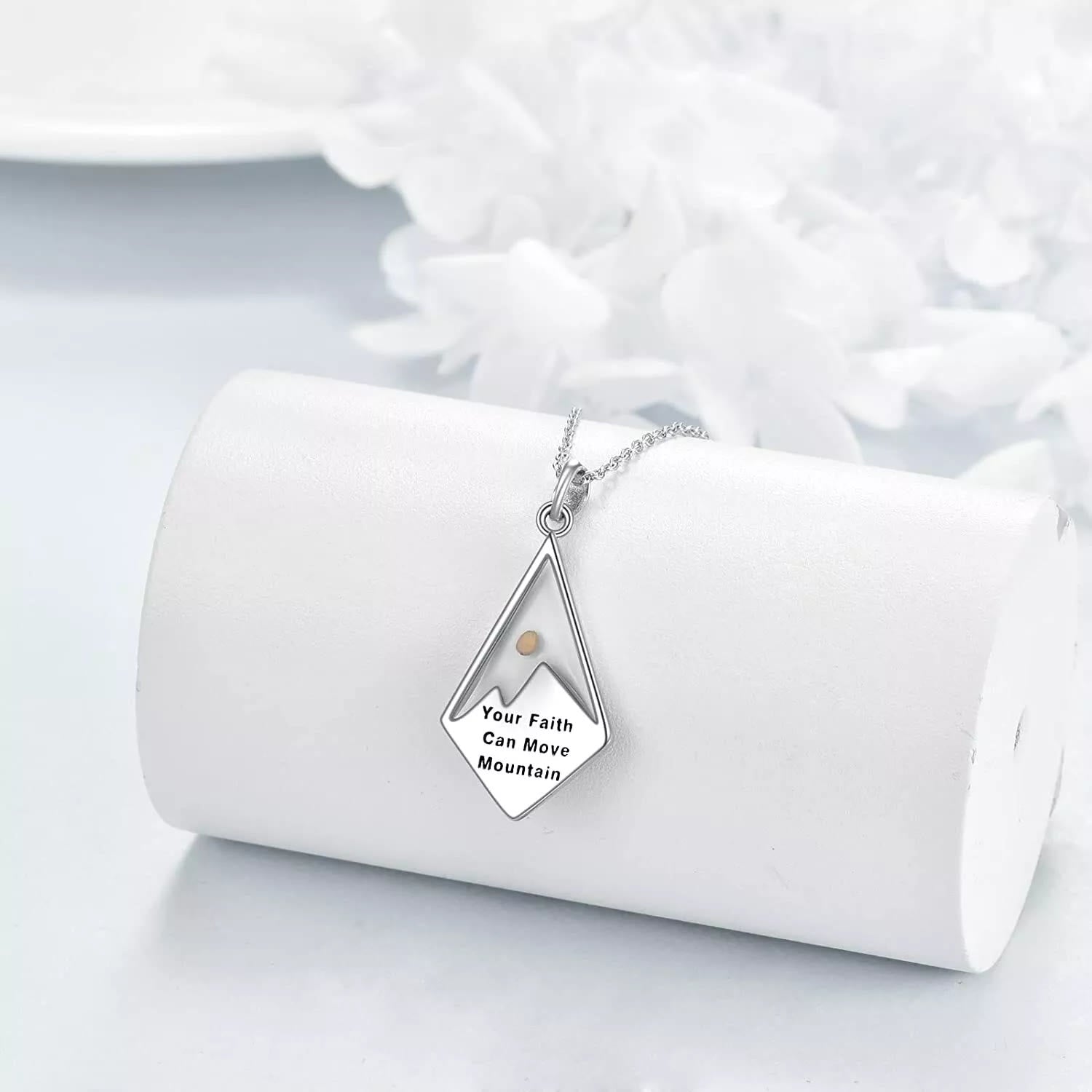 Collier pendentif « La foi déplace des montagnes » style moderne avec graine de moutarde