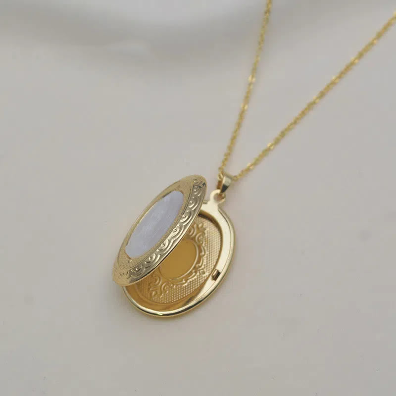 Collar con colgante de estilo clásico de Nuestra Señora de Guadalupe