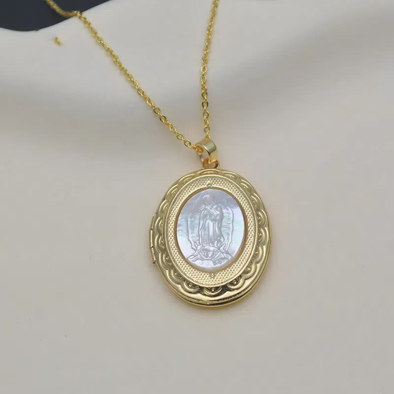 Collar con colgante de estilo clásico de Nuestra Señora de Guadalupe